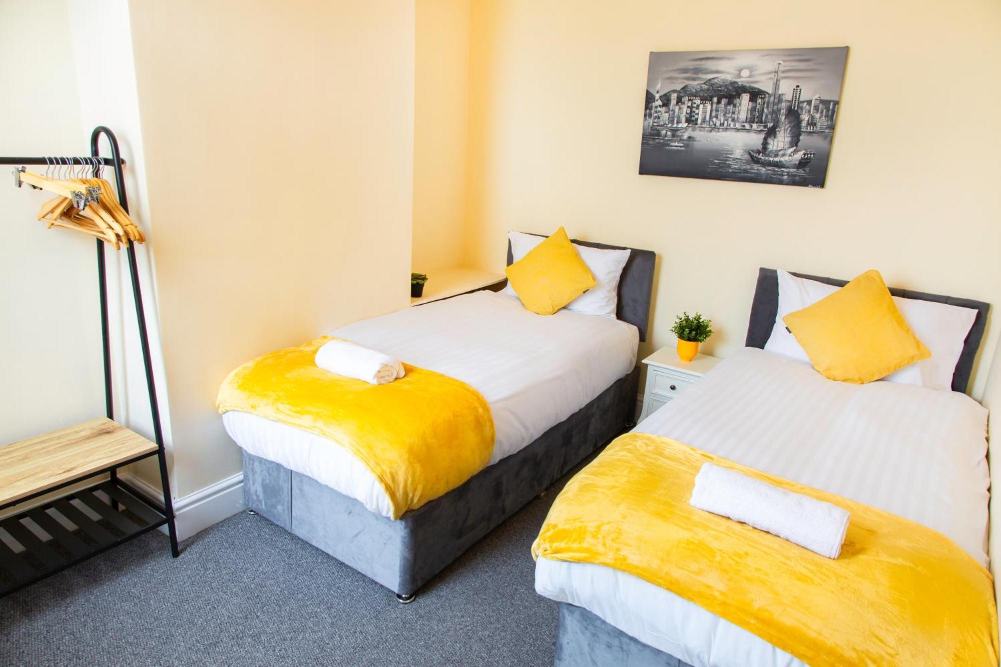 Newly Launched 3 Bedroom House With Free Parking Litherland Εξωτερικό φωτογραφία