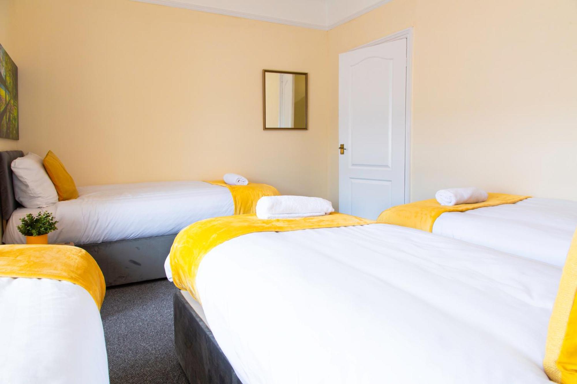 Newly Launched 3 Bedroom House With Free Parking Litherland Εξωτερικό φωτογραφία