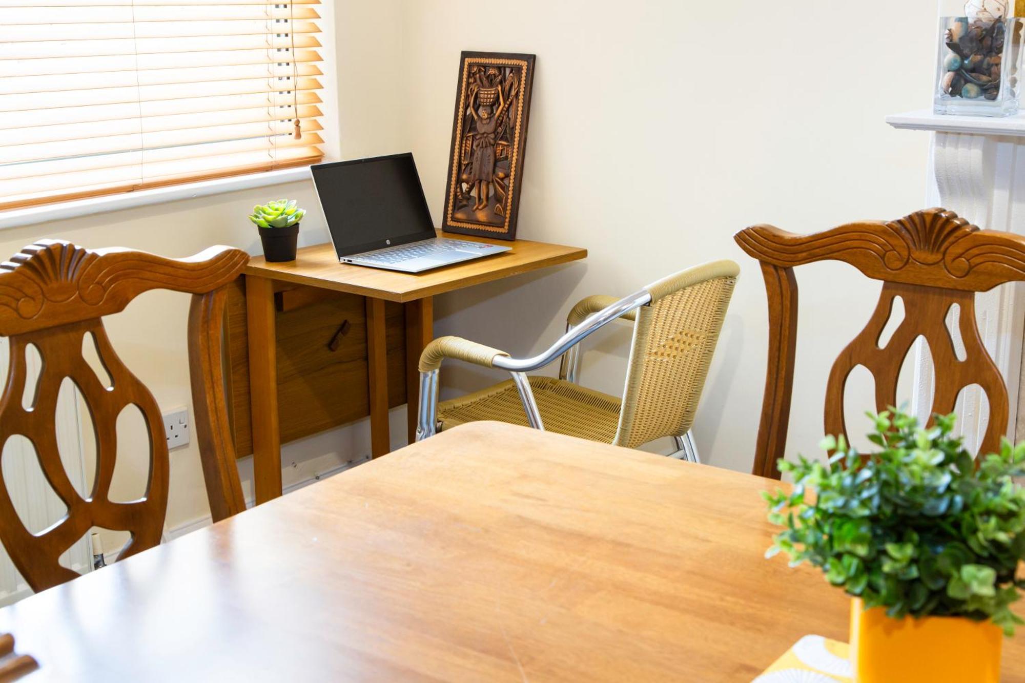 Newly Launched 3 Bedroom House With Free Parking Litherland Εξωτερικό φωτογραφία