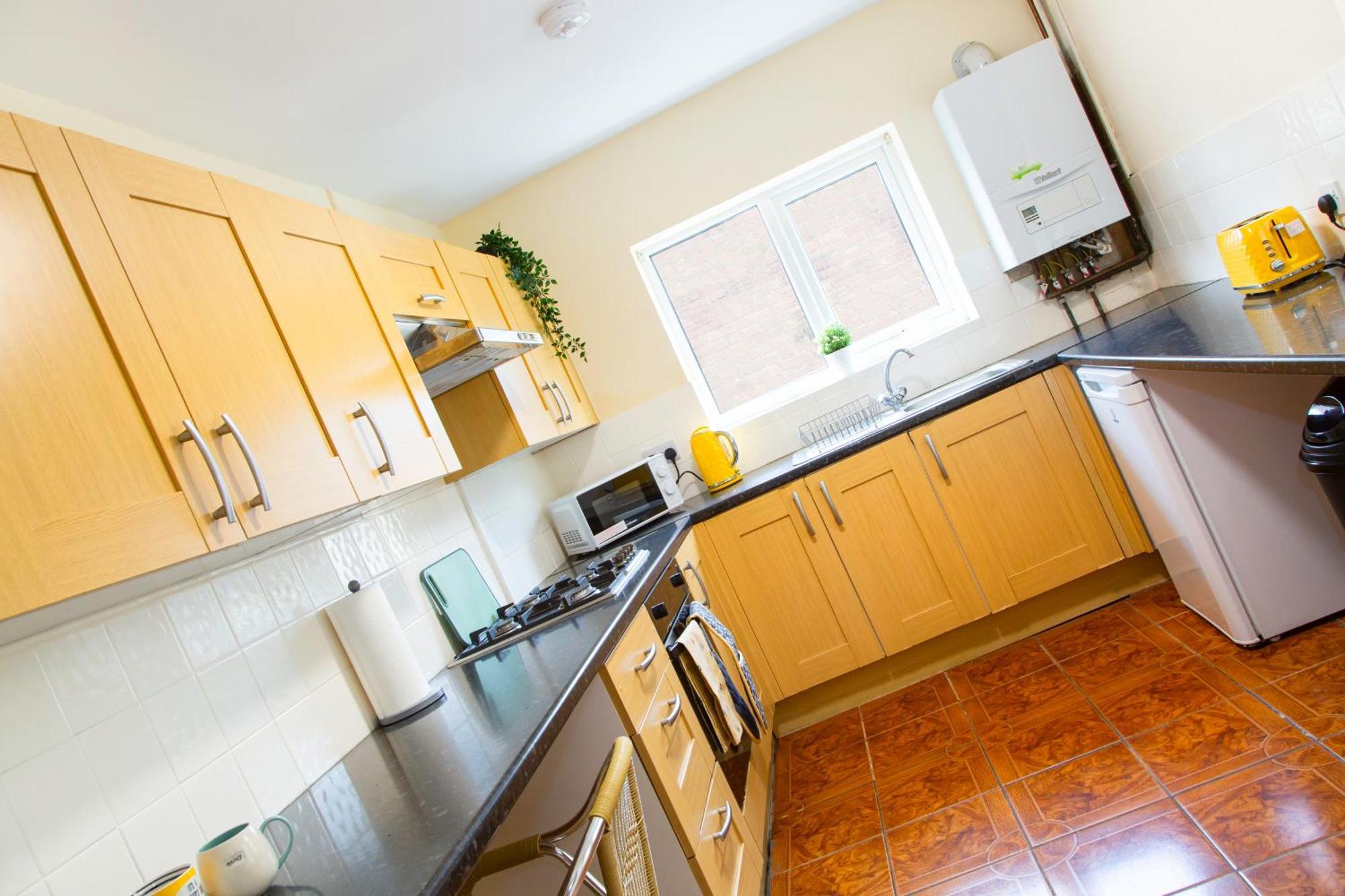 Newly Launched 3 Bedroom House With Free Parking Litherland Εξωτερικό φωτογραφία